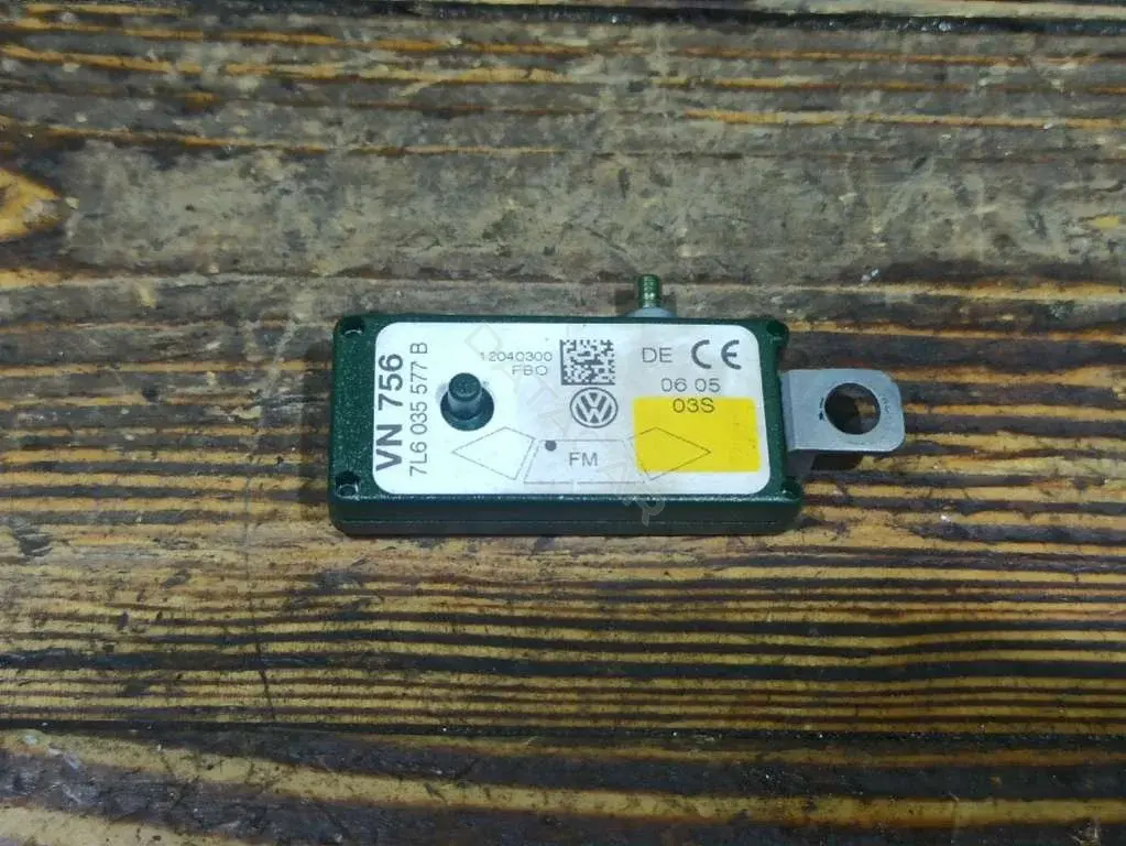 Усилитель антенны 7L6035577B