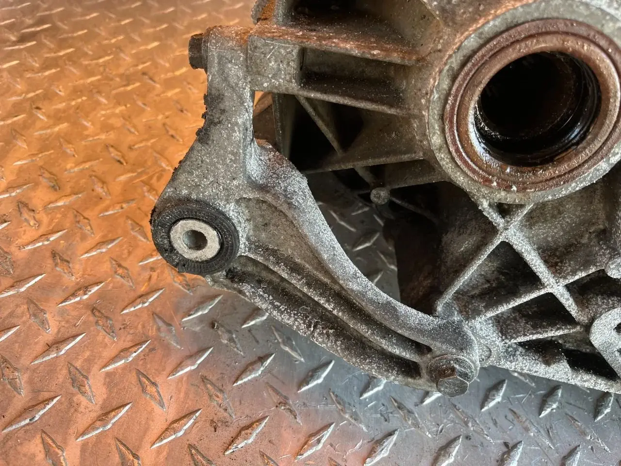 Кронштейн КПП 3M516P093