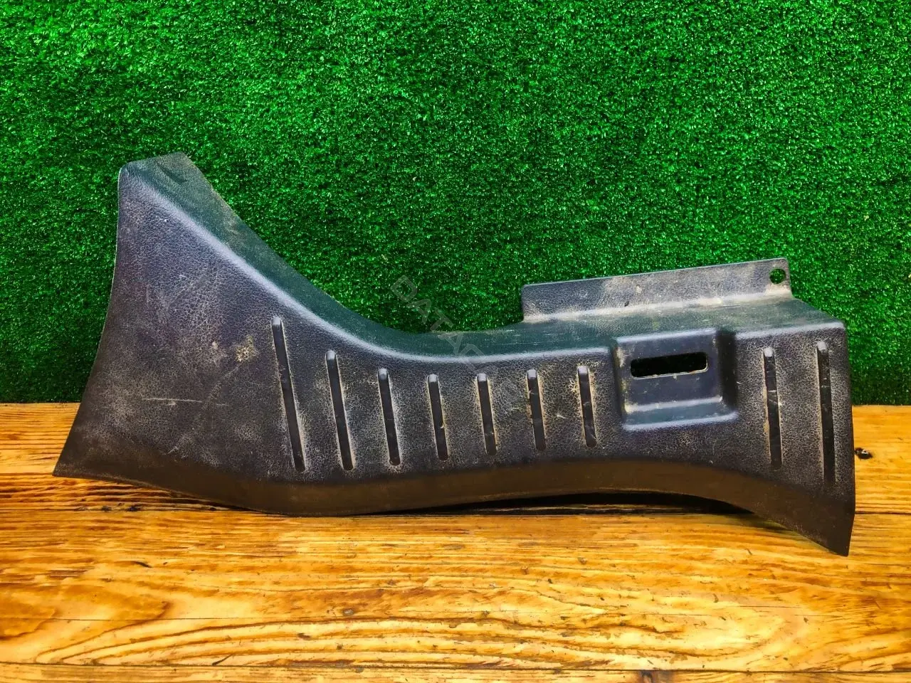 Накладка внутренняя на заднюю панель кузова 6M21U40375