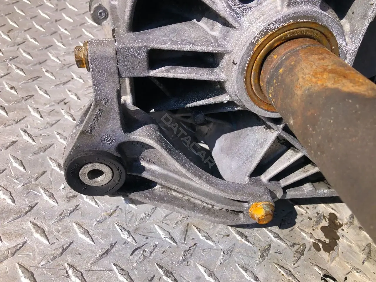Кронштейн КПП 3M516P093AD