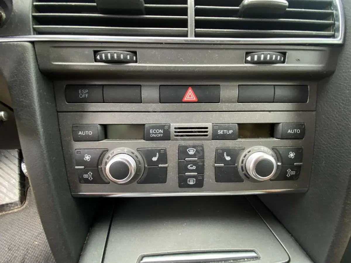 Кнопка аварийки 63500539