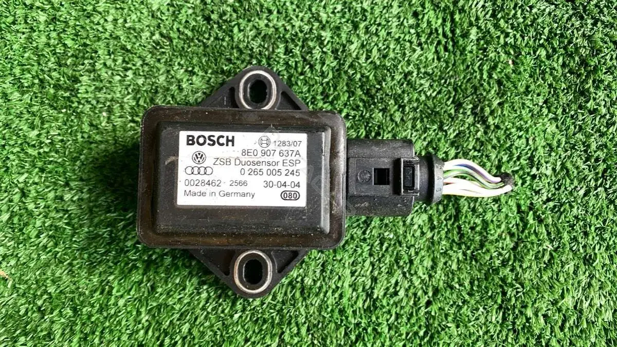 Датчик ускорения 0265005245, 8E0907637A