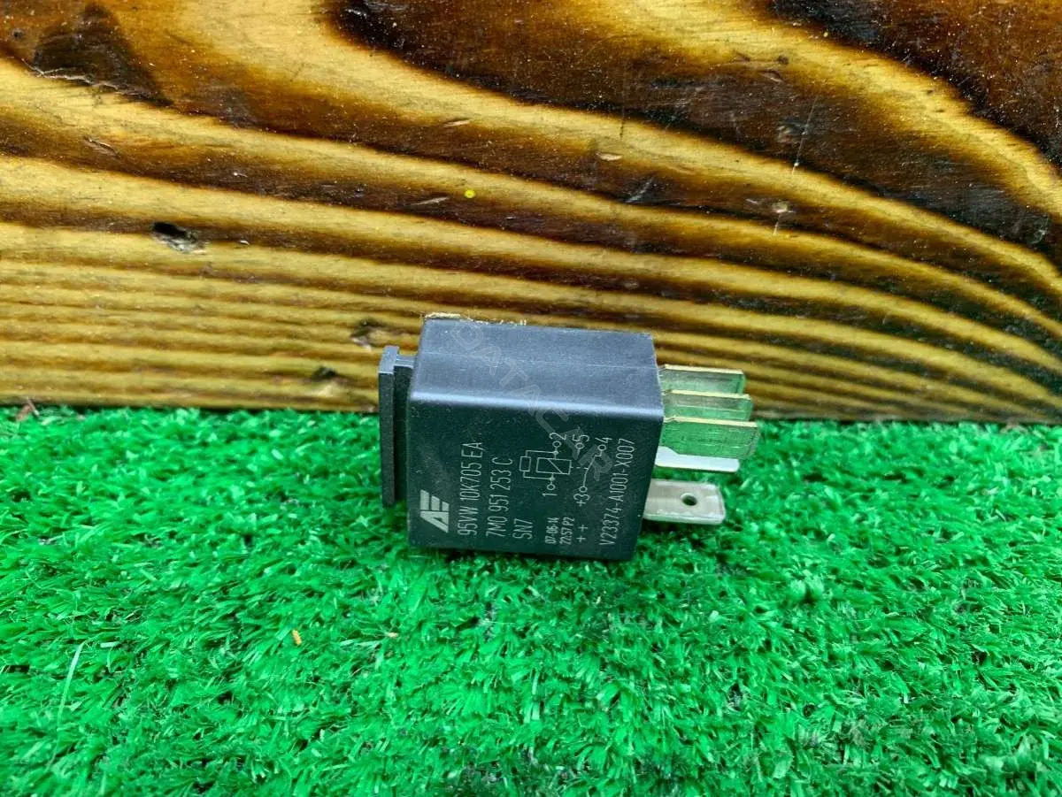 Многофункциональное реле 7M0951253C, 95VW10K705EA