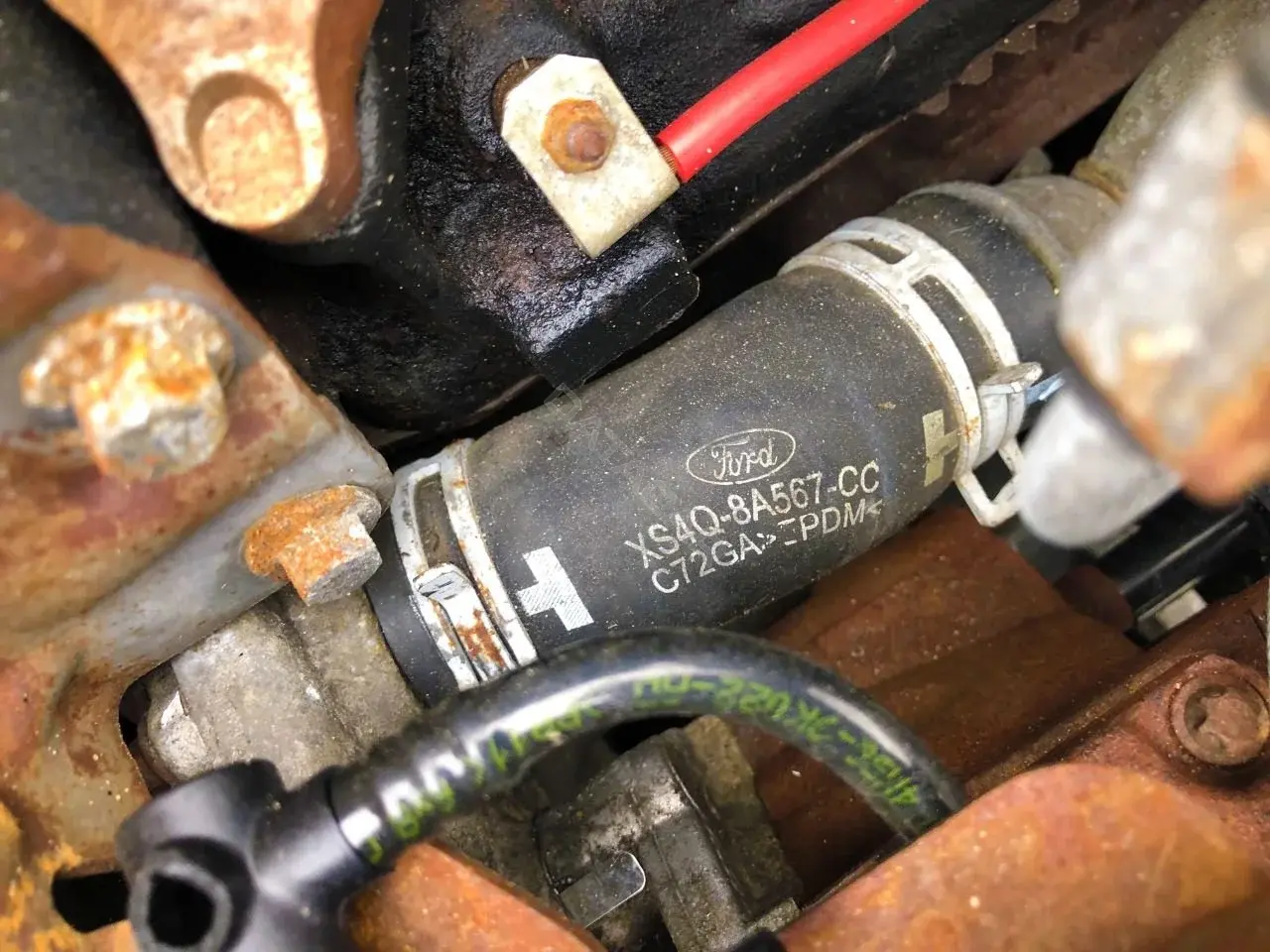 Патрубки системы охлаждения XS4Q8A567CC