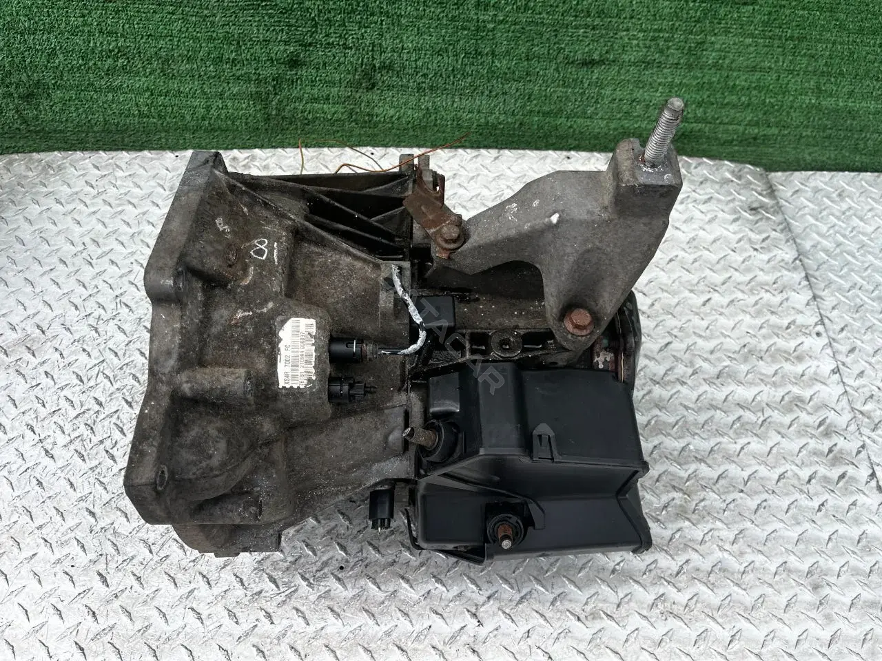 Механическая коробка передач (МКПП) XS4R7002FC