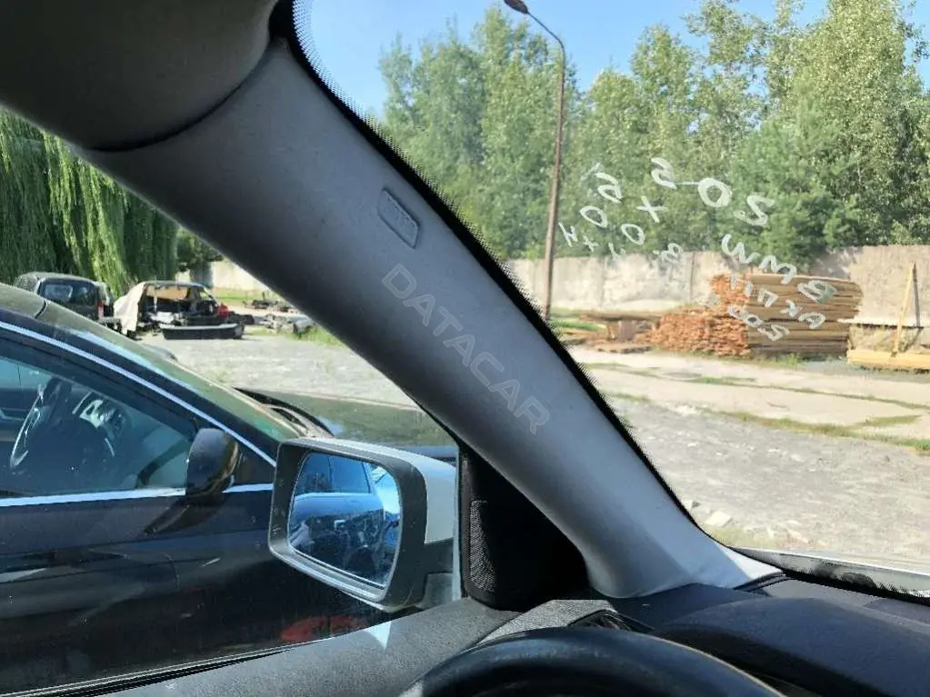 Обшивка стойки передней 64844433