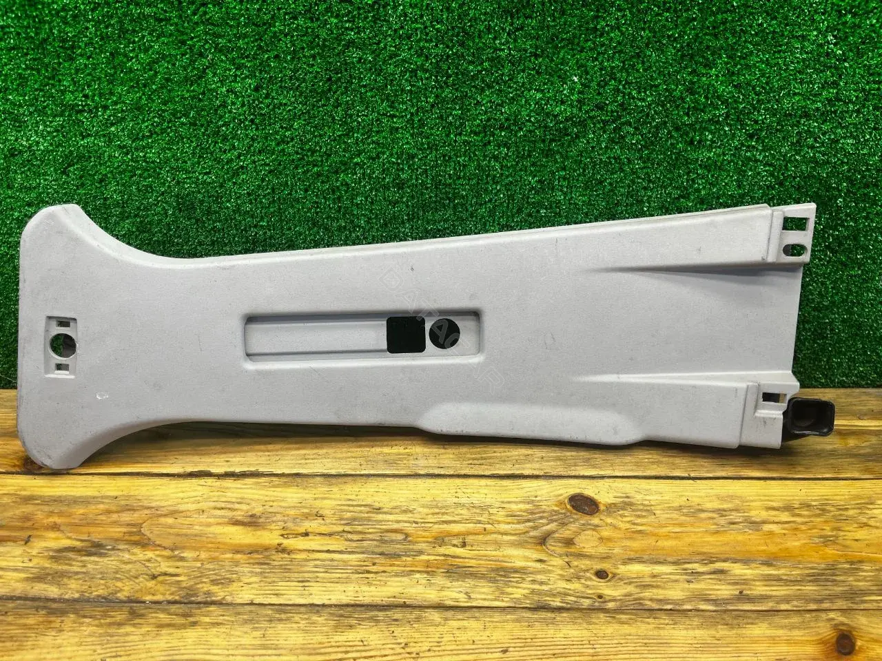 Обшивка стойки центральной 6M21U24583A, G06M21R24582A