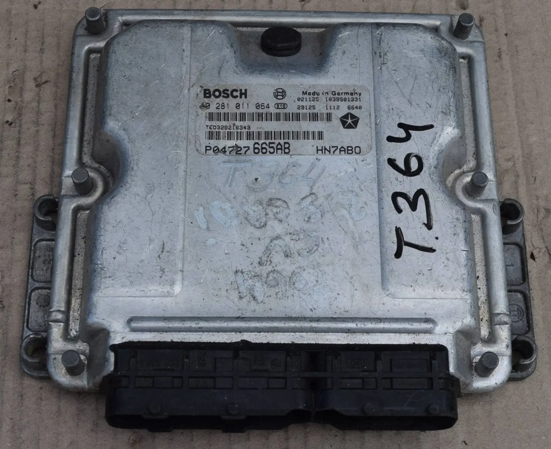 Блок управления двигателем 0281011064, P04727665AB