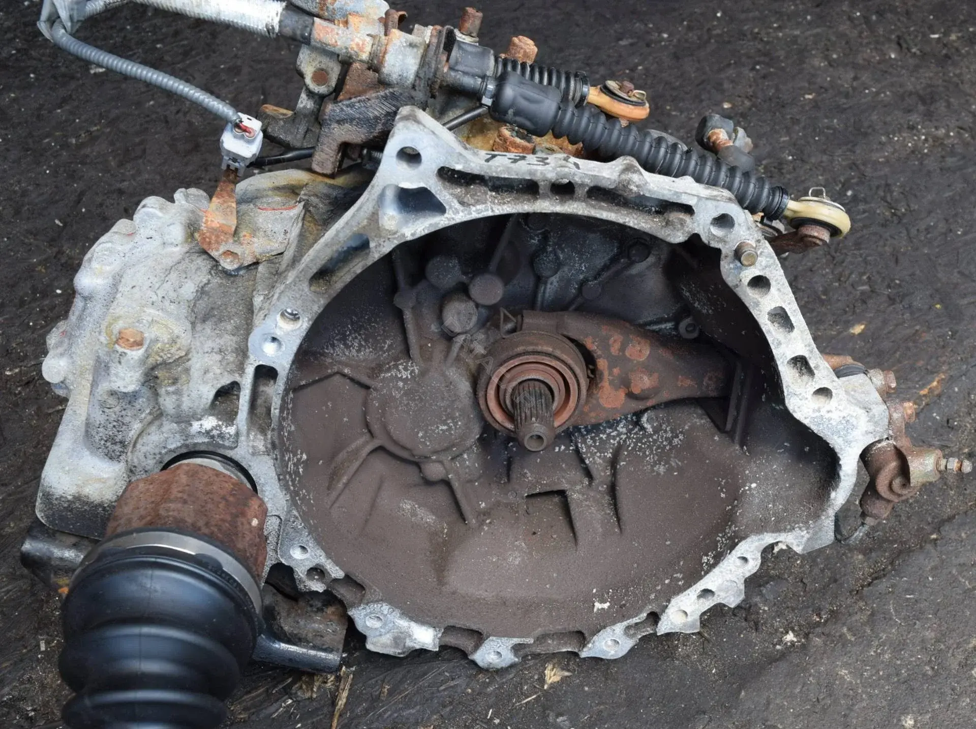 Механическая коробка передач (МКПП) T734-32-1