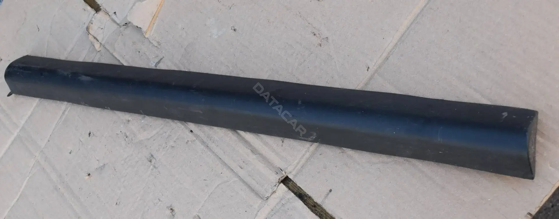 Молдинг двери EG2151RD1