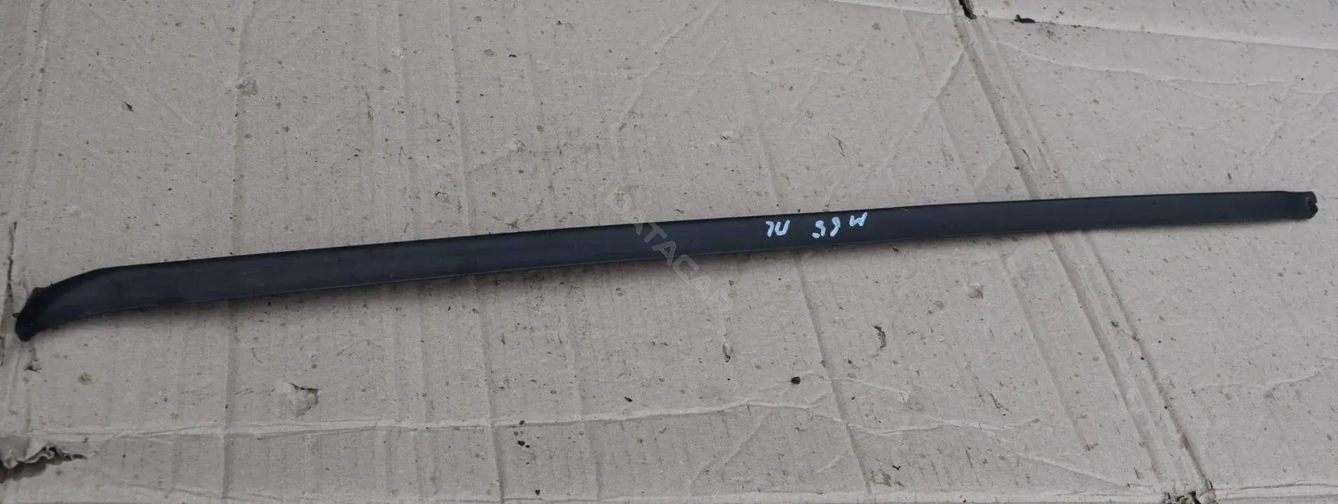 Молдинг стекла M65-1405-1