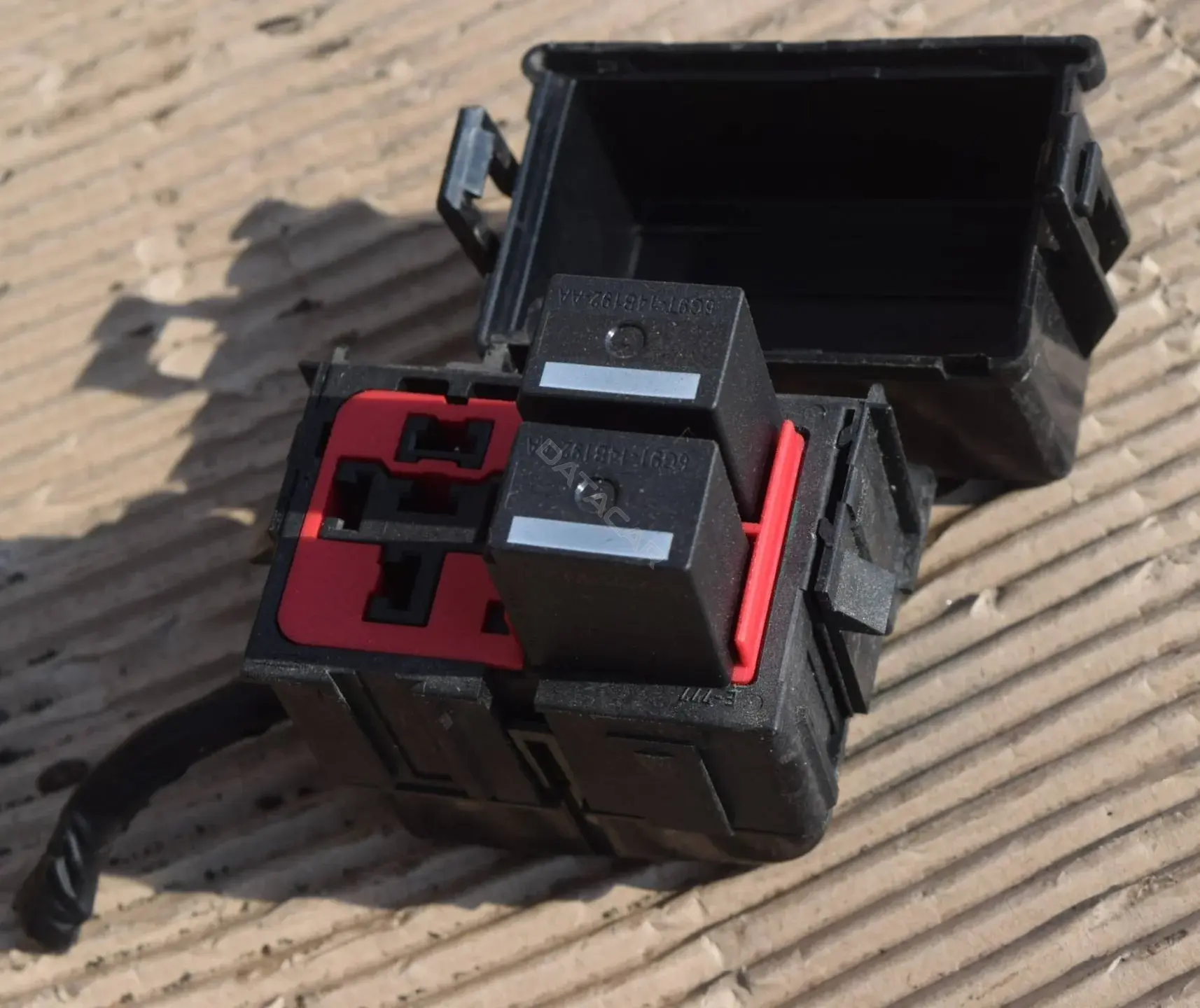 Блок предохранителей 6G9T14B192AA