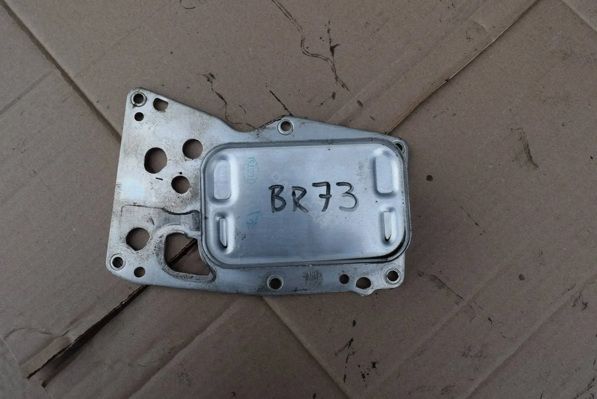 Масляный радиатор двигателя BR73-496-1