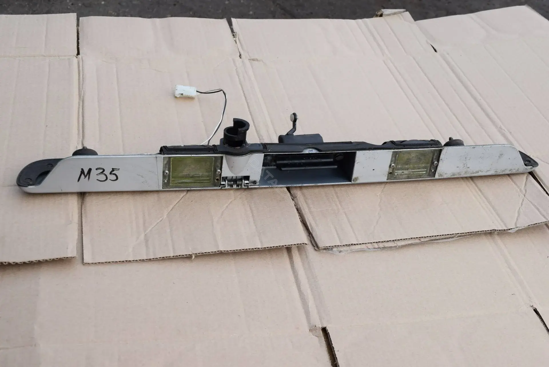 Ручка крышки багажника M35-1437-1