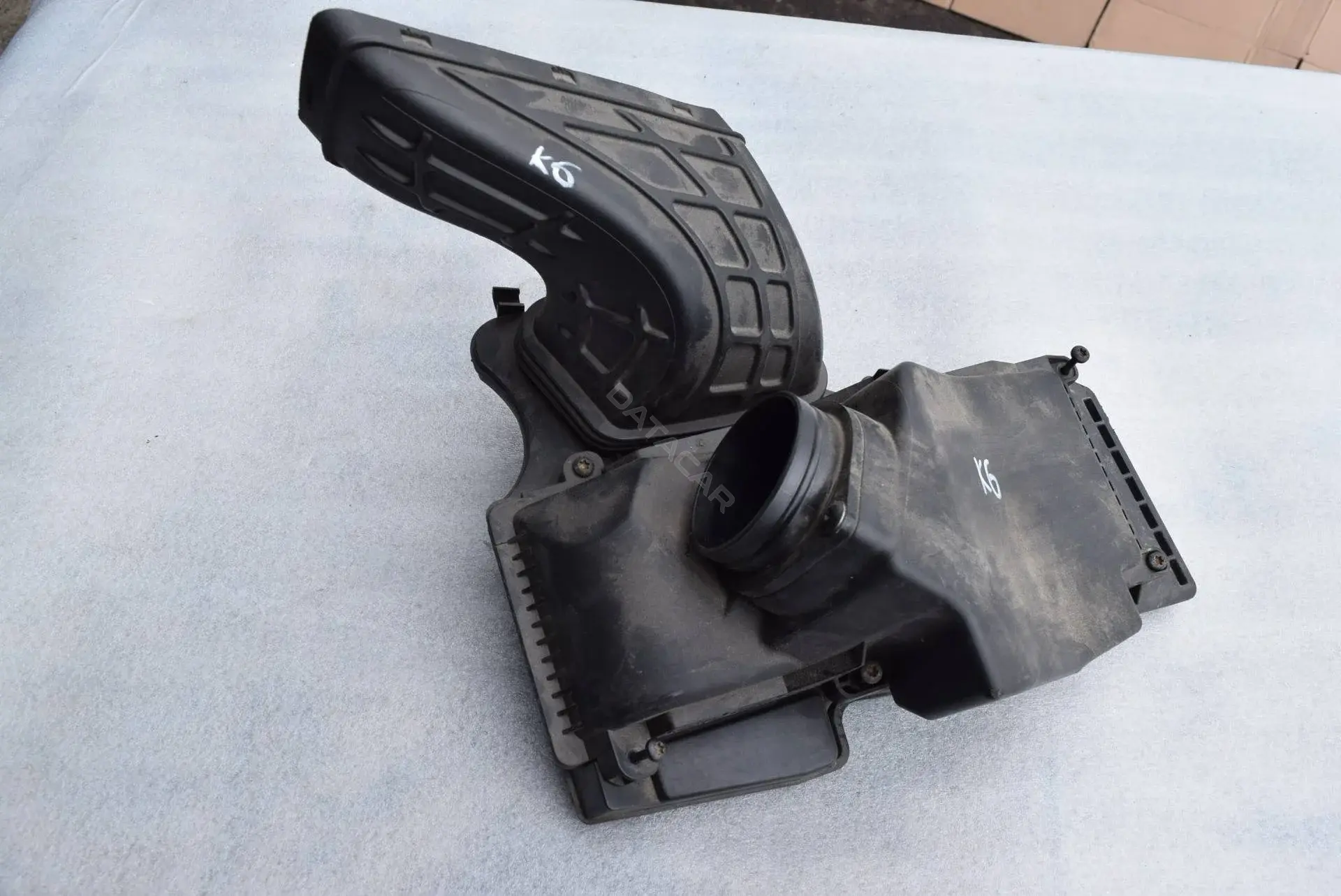 Корпус воздушного фильтра 8R0129739A