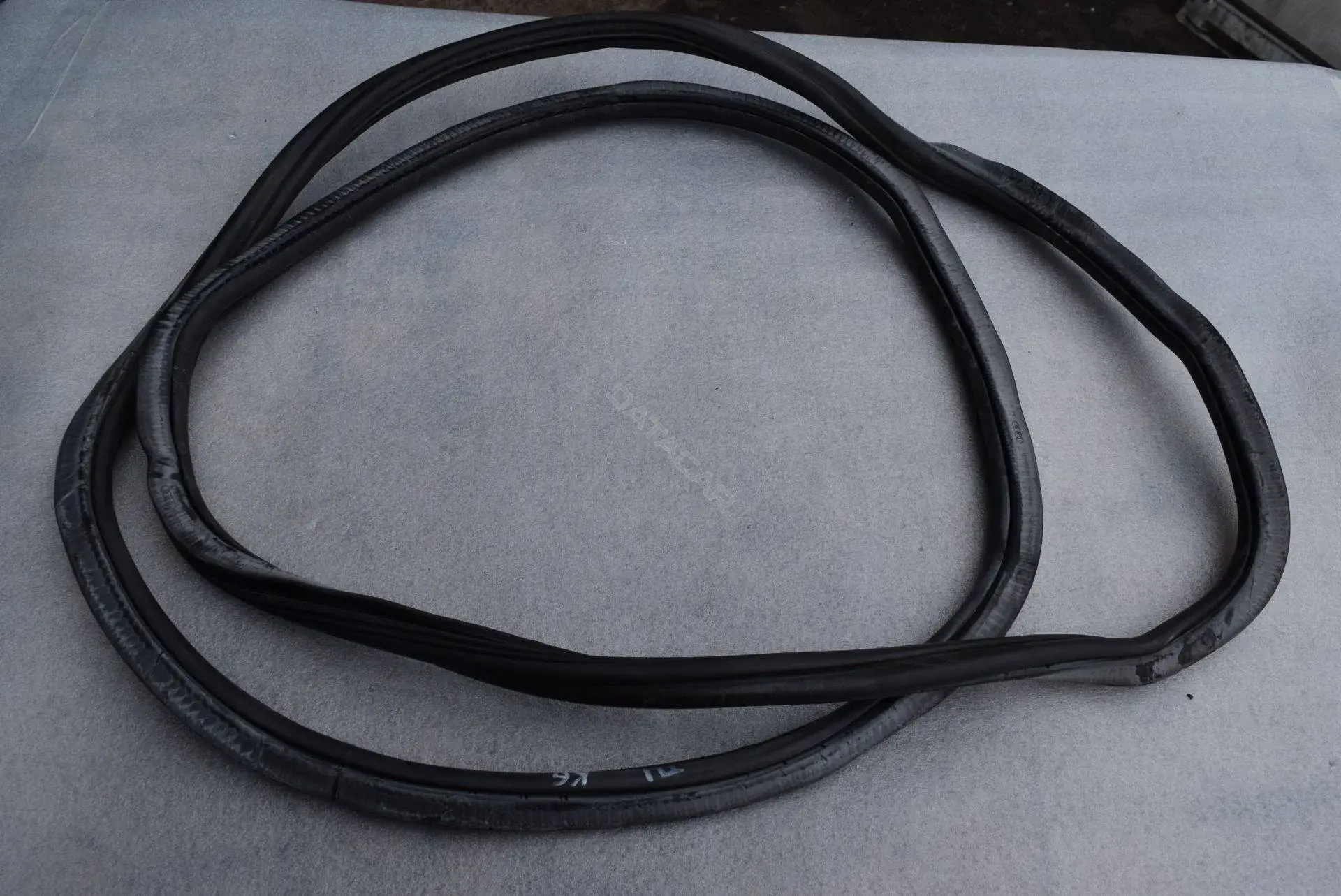 Уплотнитель двери 8R0831721D