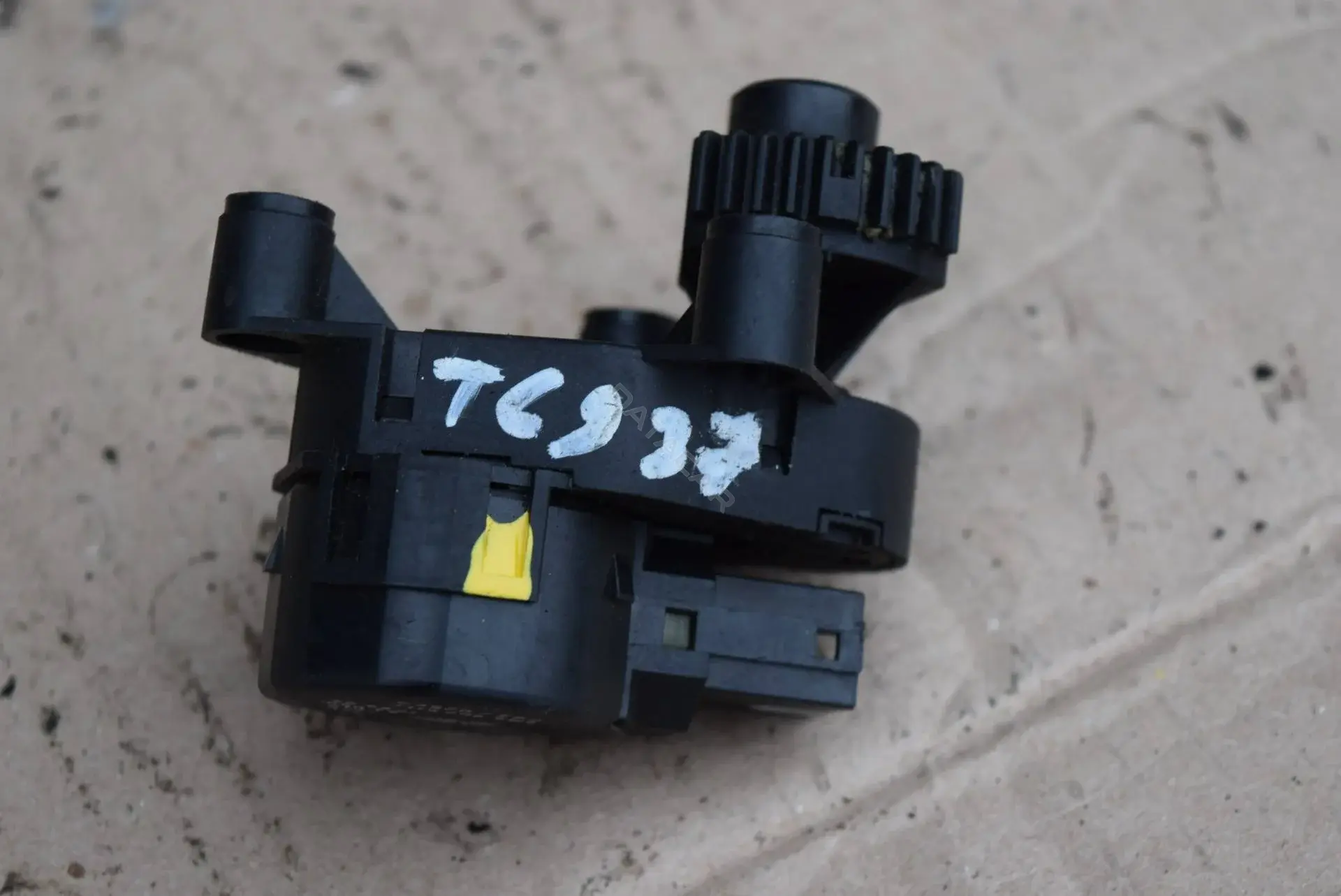 Мотор заслонки печки 7M4907511C, YM2H19E616DA