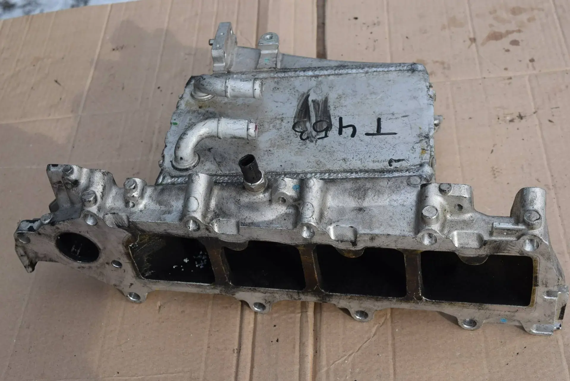 Коллектор впускной 04L129766H, M157814G