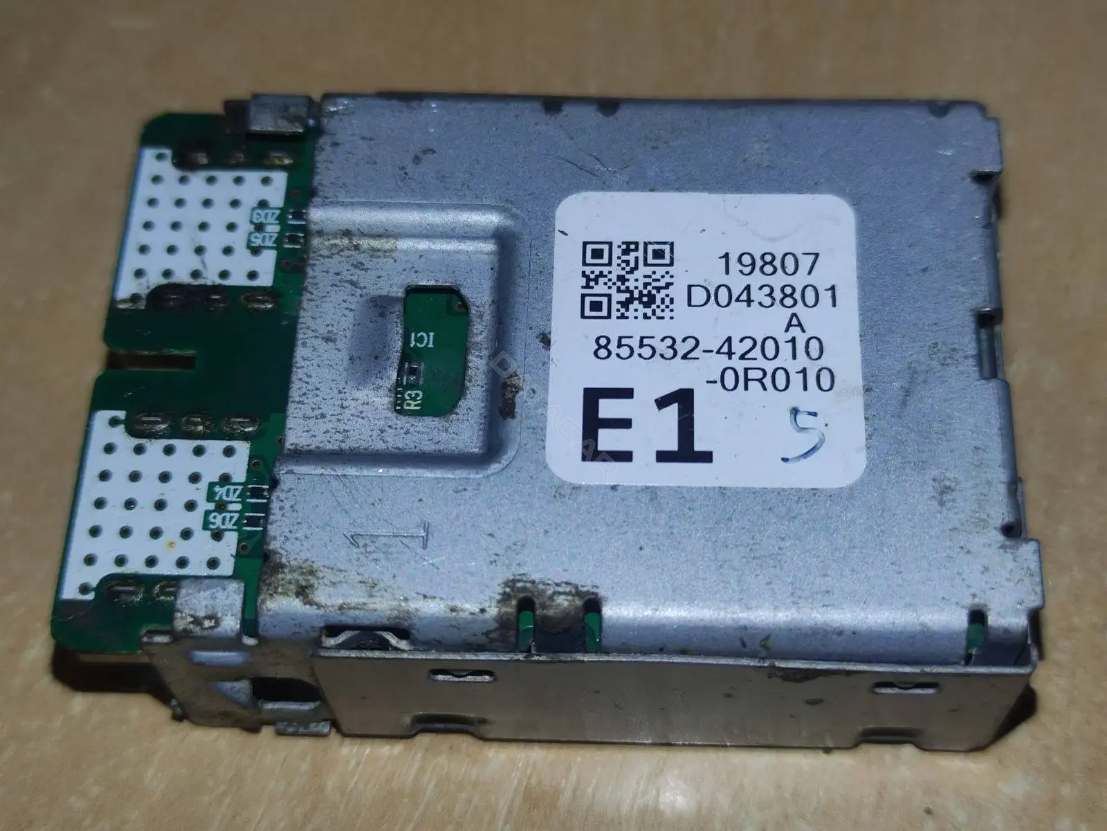 Разъем AUX / USB 8553242010