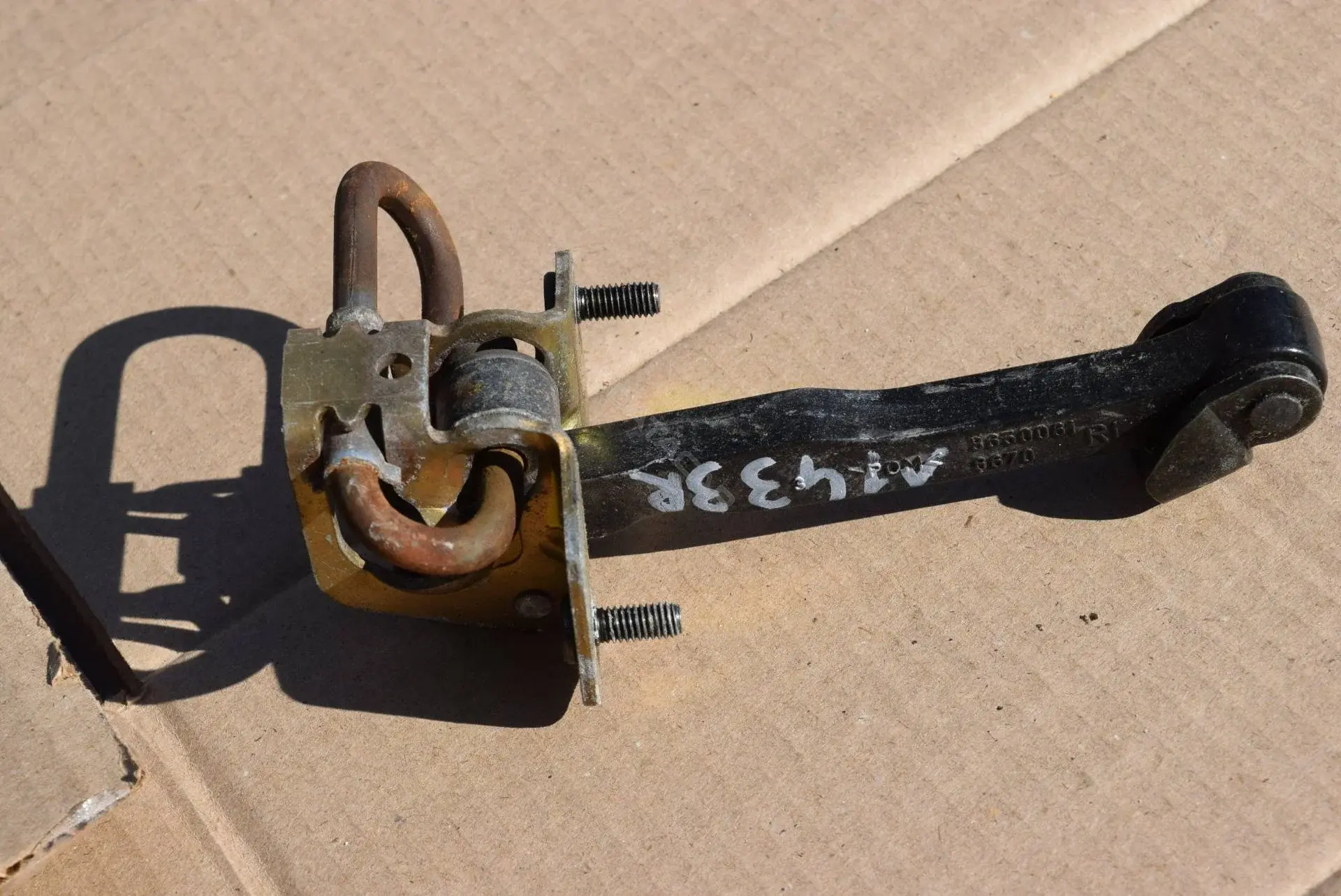 Ограничитель двери 8650061