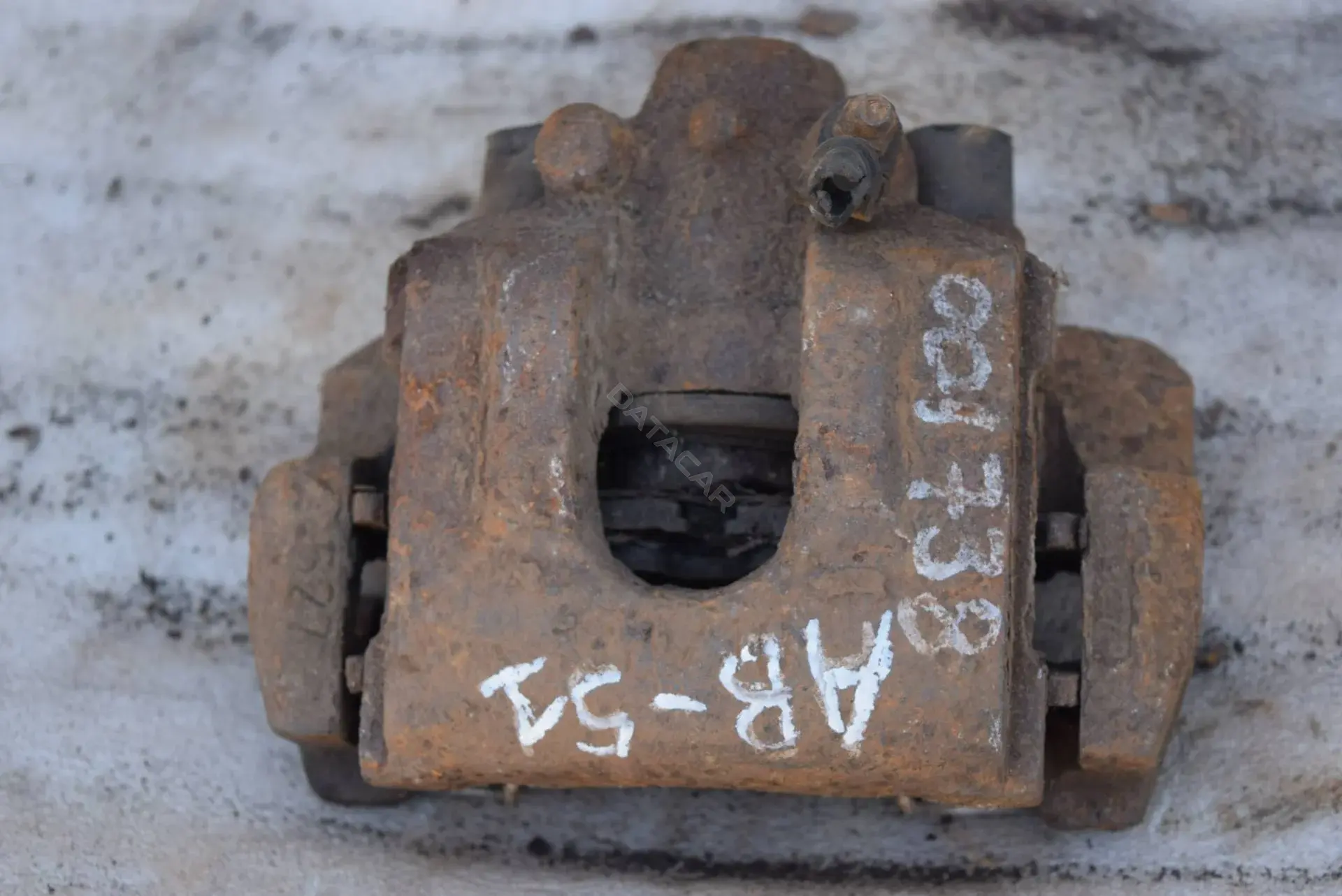 Суппорт тормозной AB51-72-3