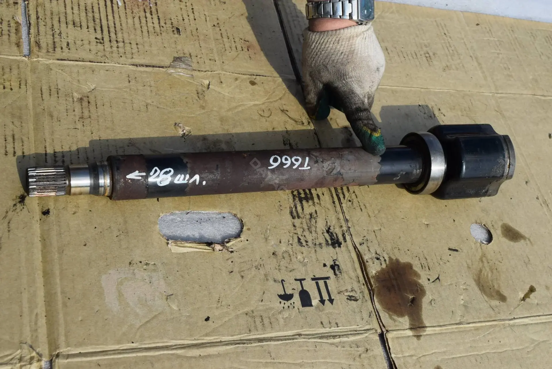 Приводной вал / Полуось T666-73-1