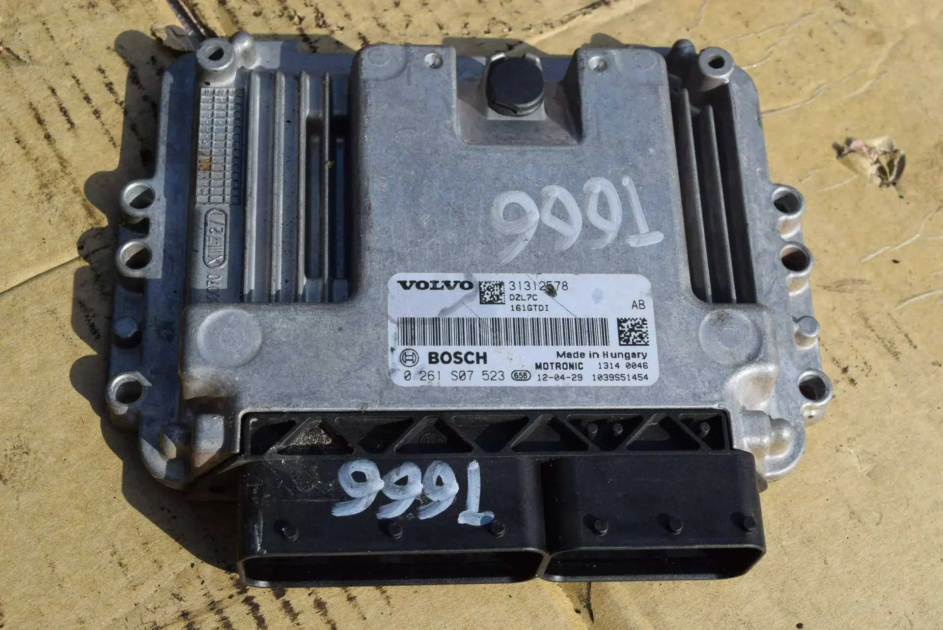 Блок управления двигателем 0261S07523, 31312578