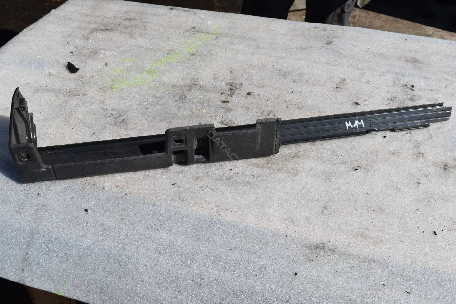 Накладка боковая на сиденье M14-87-1P-1