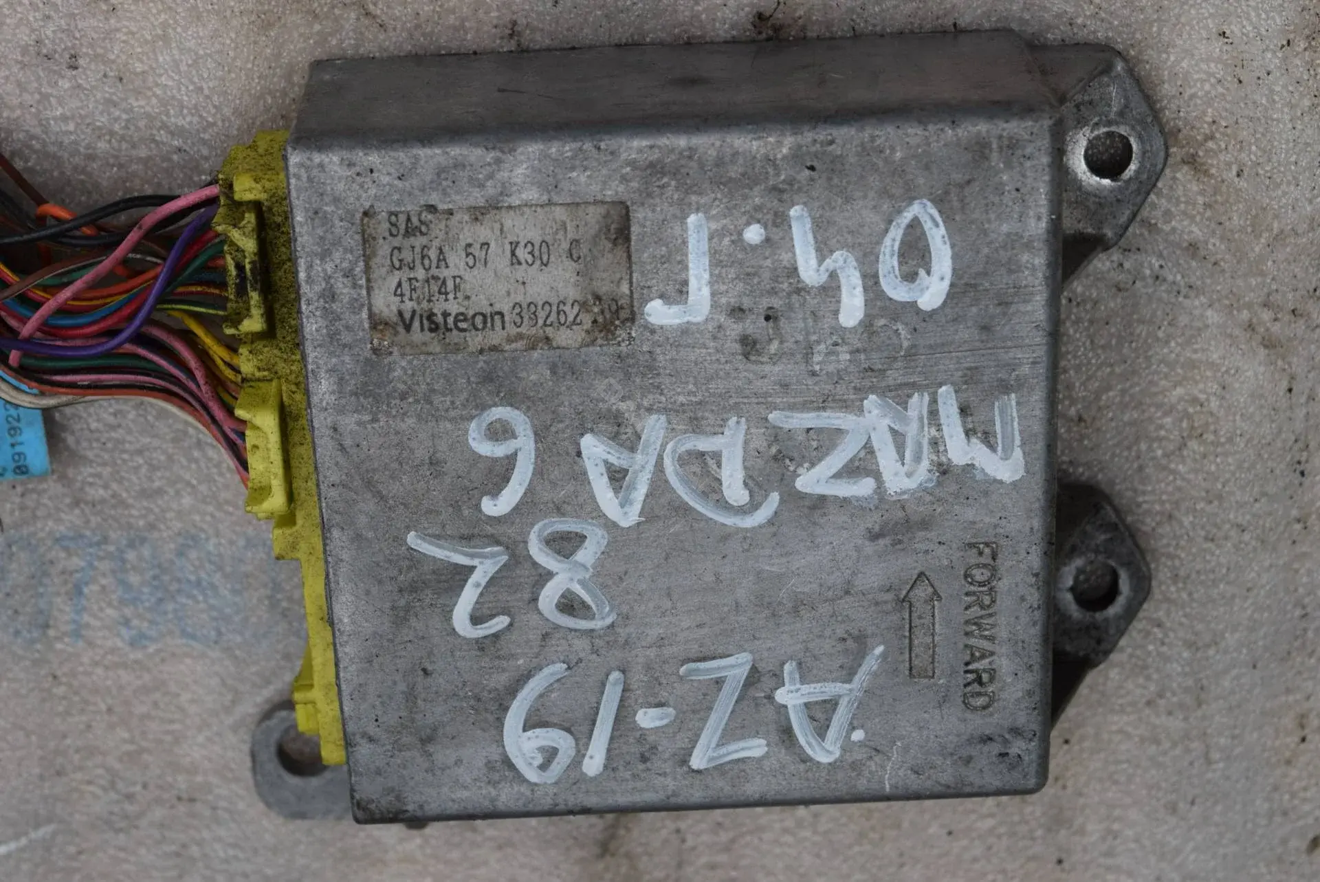 Блок управления подушками безопасности GJ6A57K30C