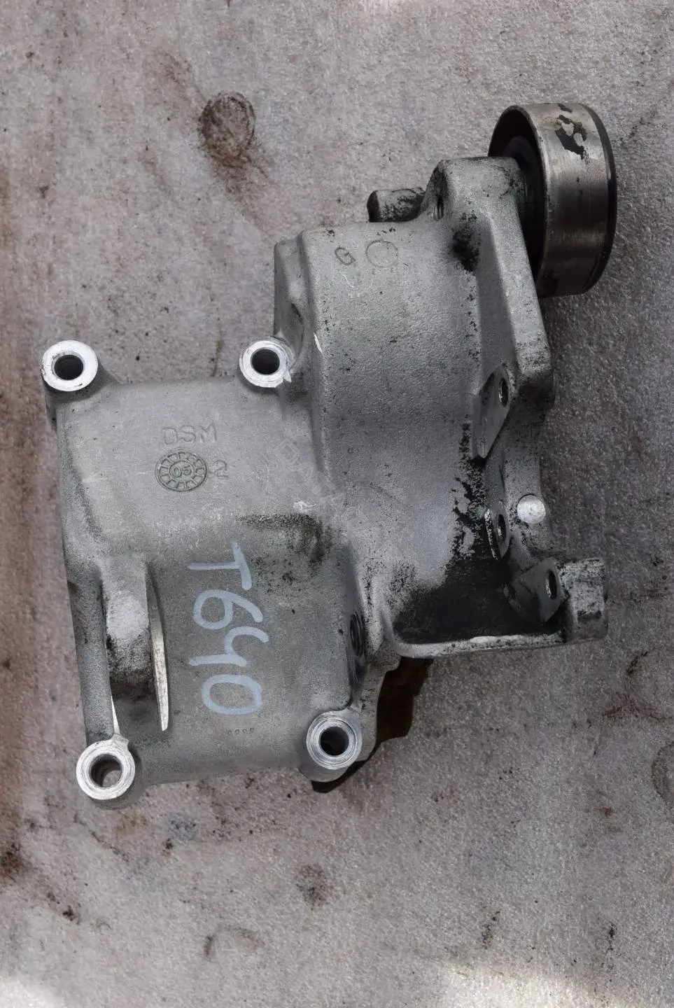 Кронштейн гидроусилителя T640-17-45-1