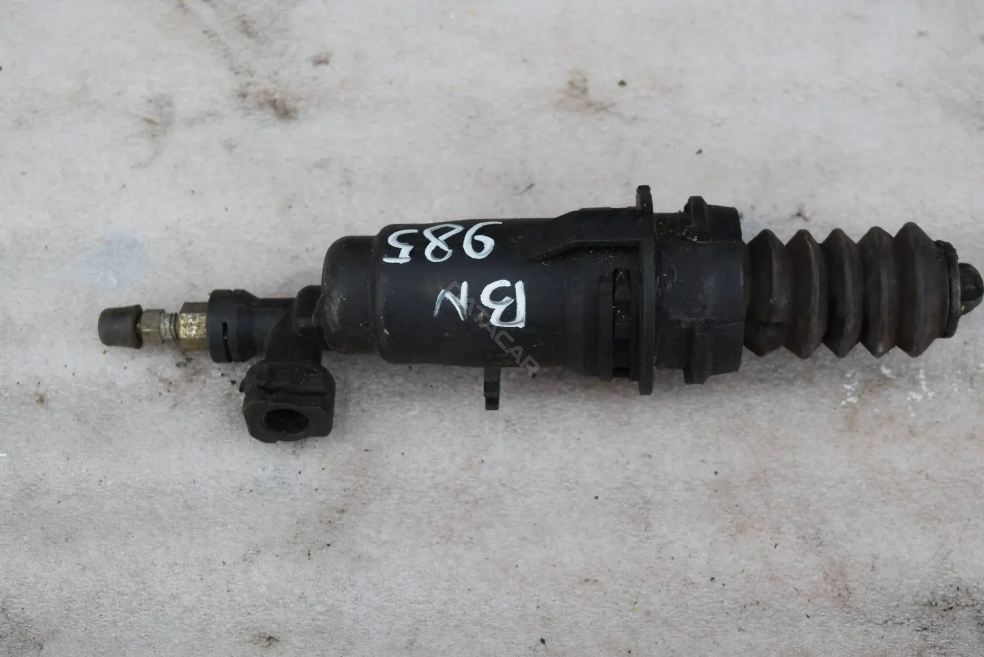 Рабочий цилиндр сцепления R11-557-1