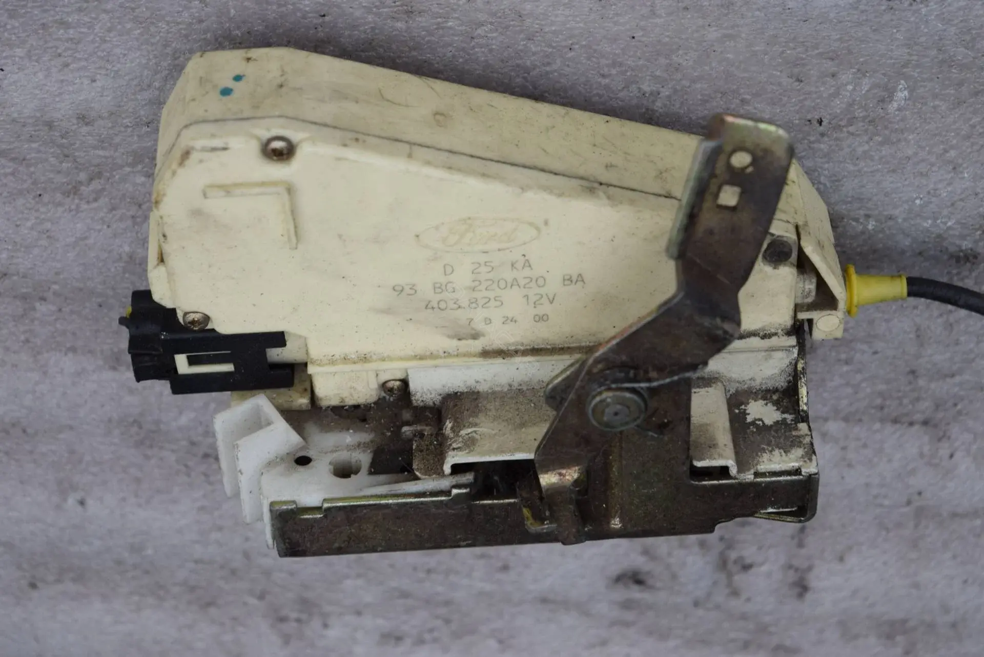 Замок двери 93BG220A20BA