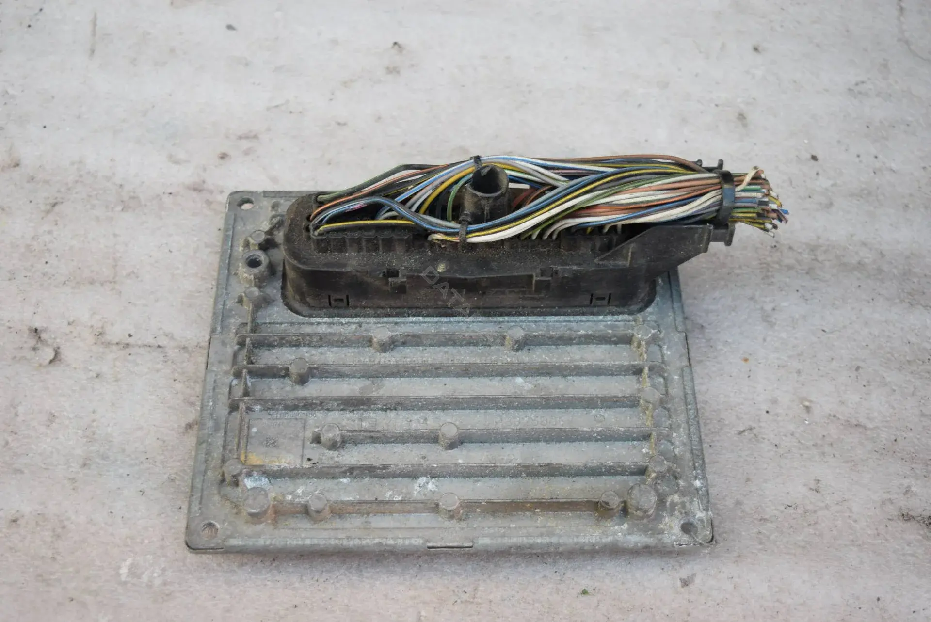 Блок управления двигателем 2U7A12A650UD