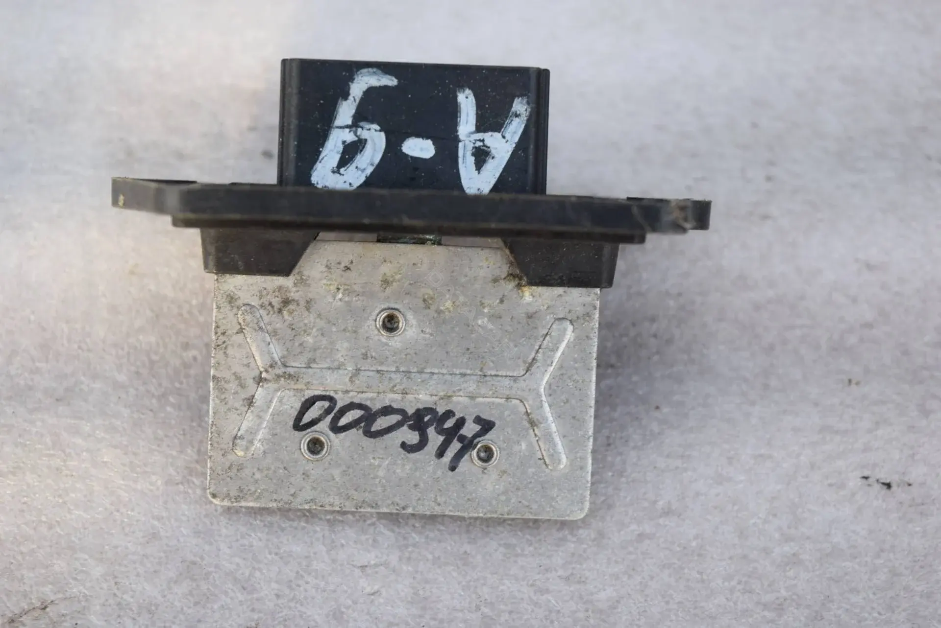 Резистор печки RC1M4E