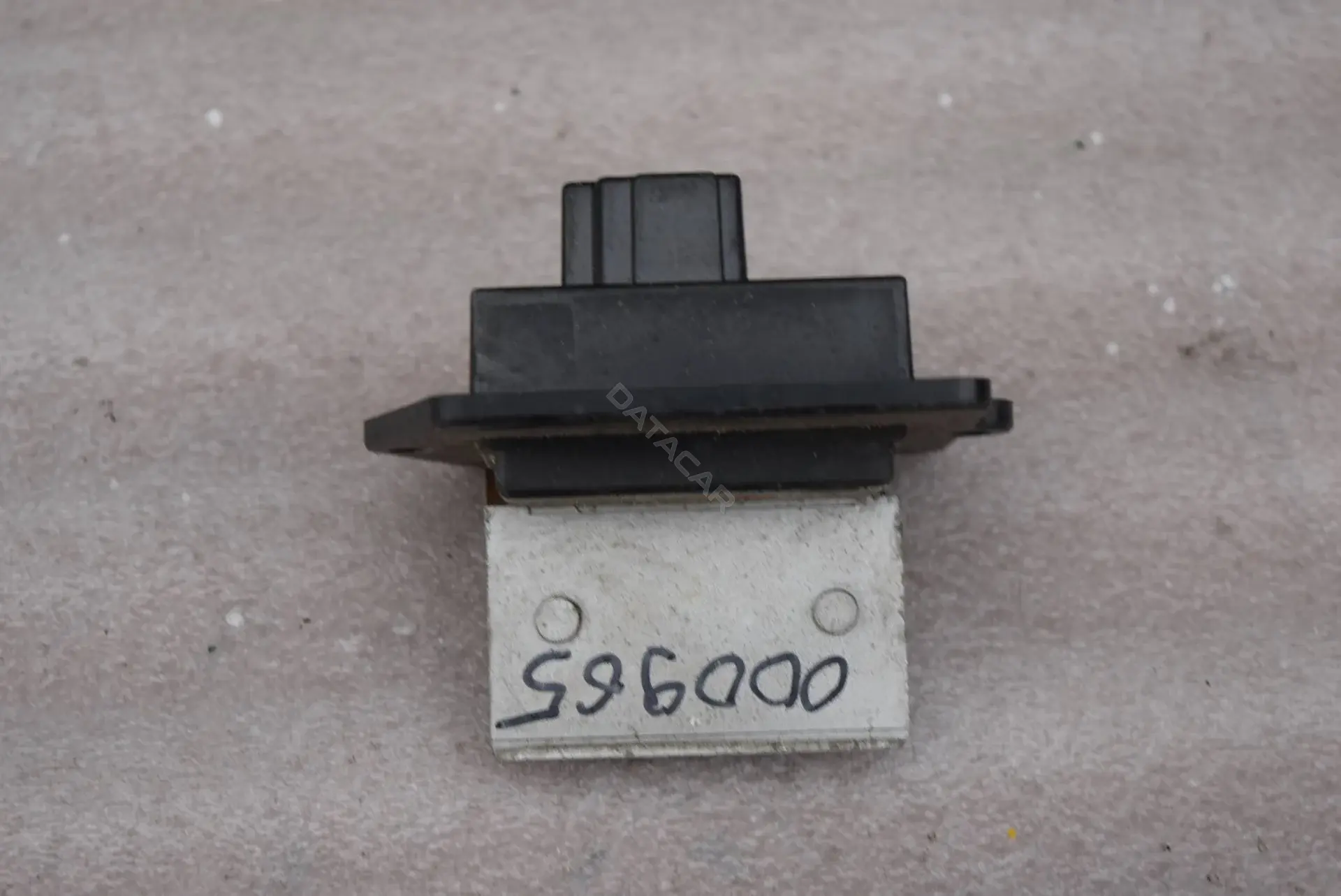 Резистор печки HB151GA5RA2J16