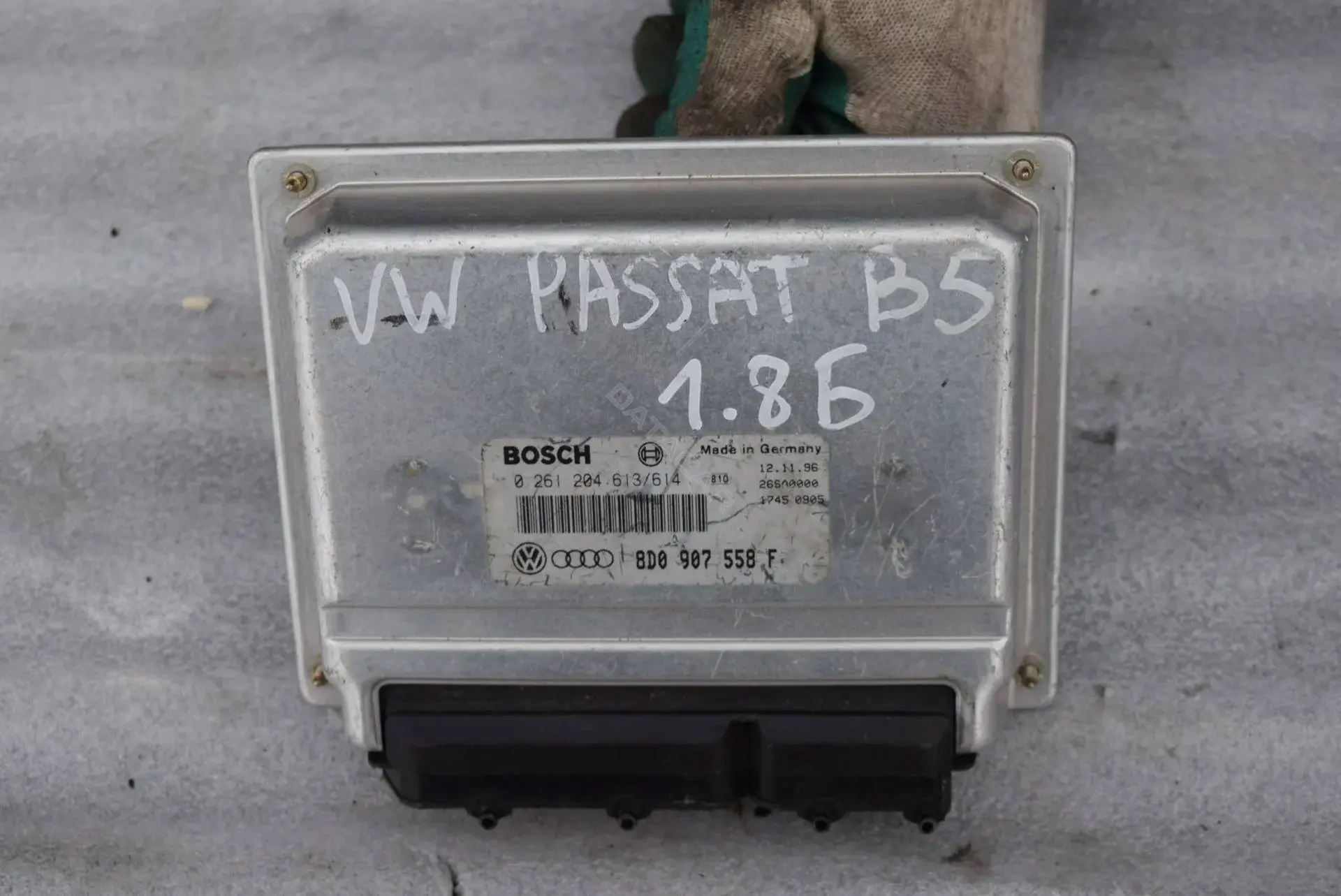 Блок управления двигателем 0261204613, 0261204614, 8D0907558F