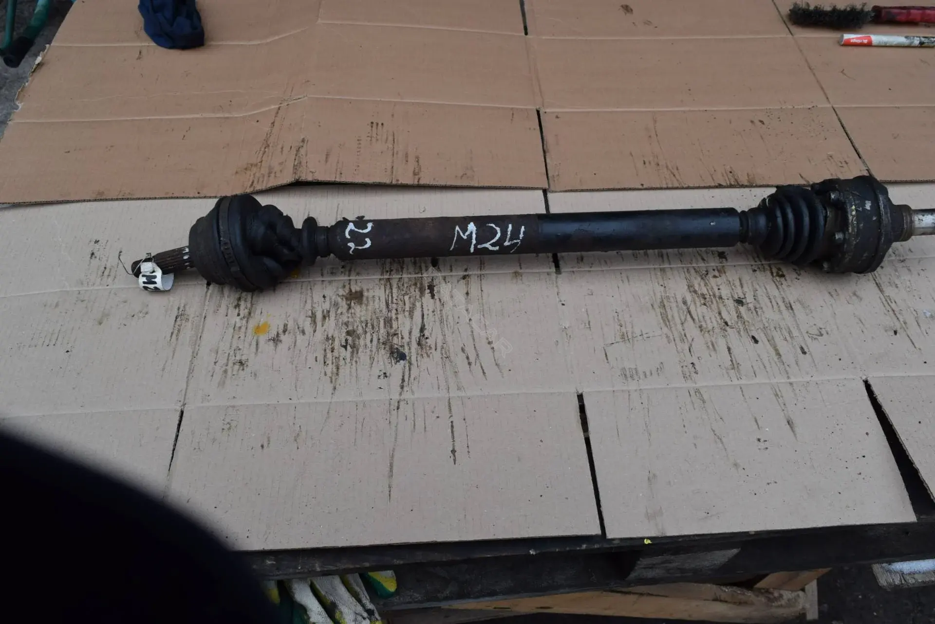 Приводной вал / Полуось M24-73-1