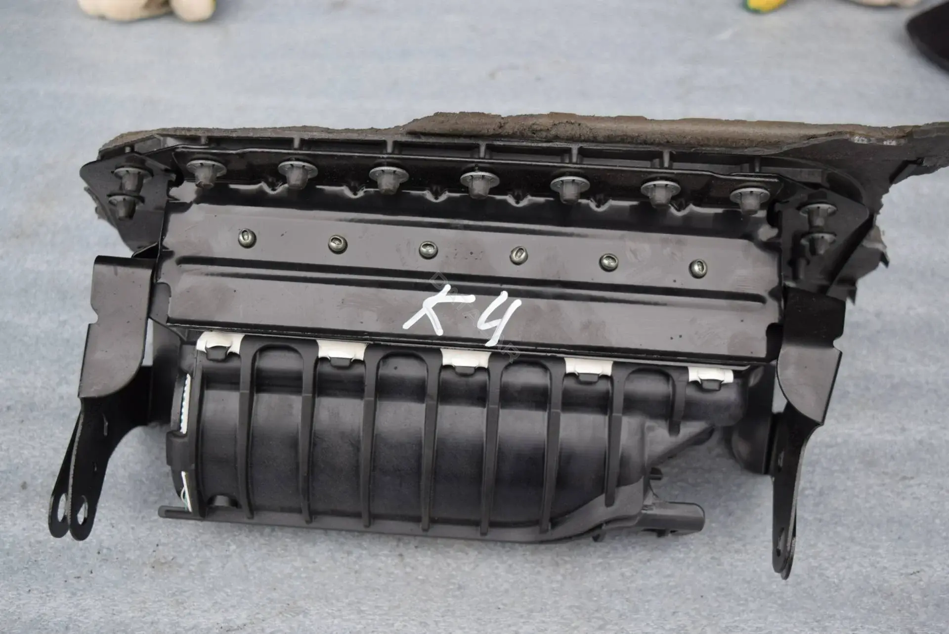 Крышка подушки безопасности пассажира K4-1443-1
