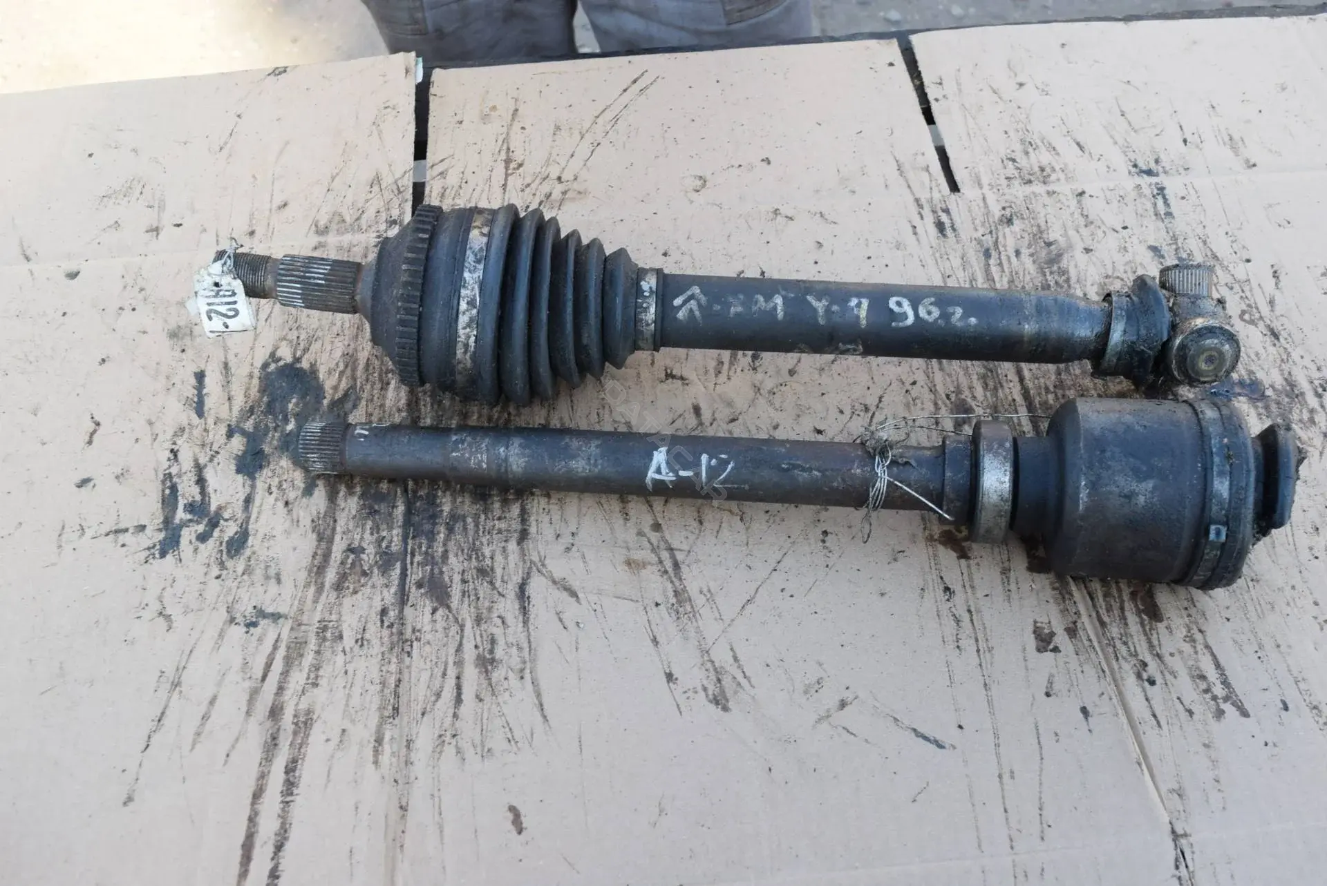Приводной вал / Полуось A12-1