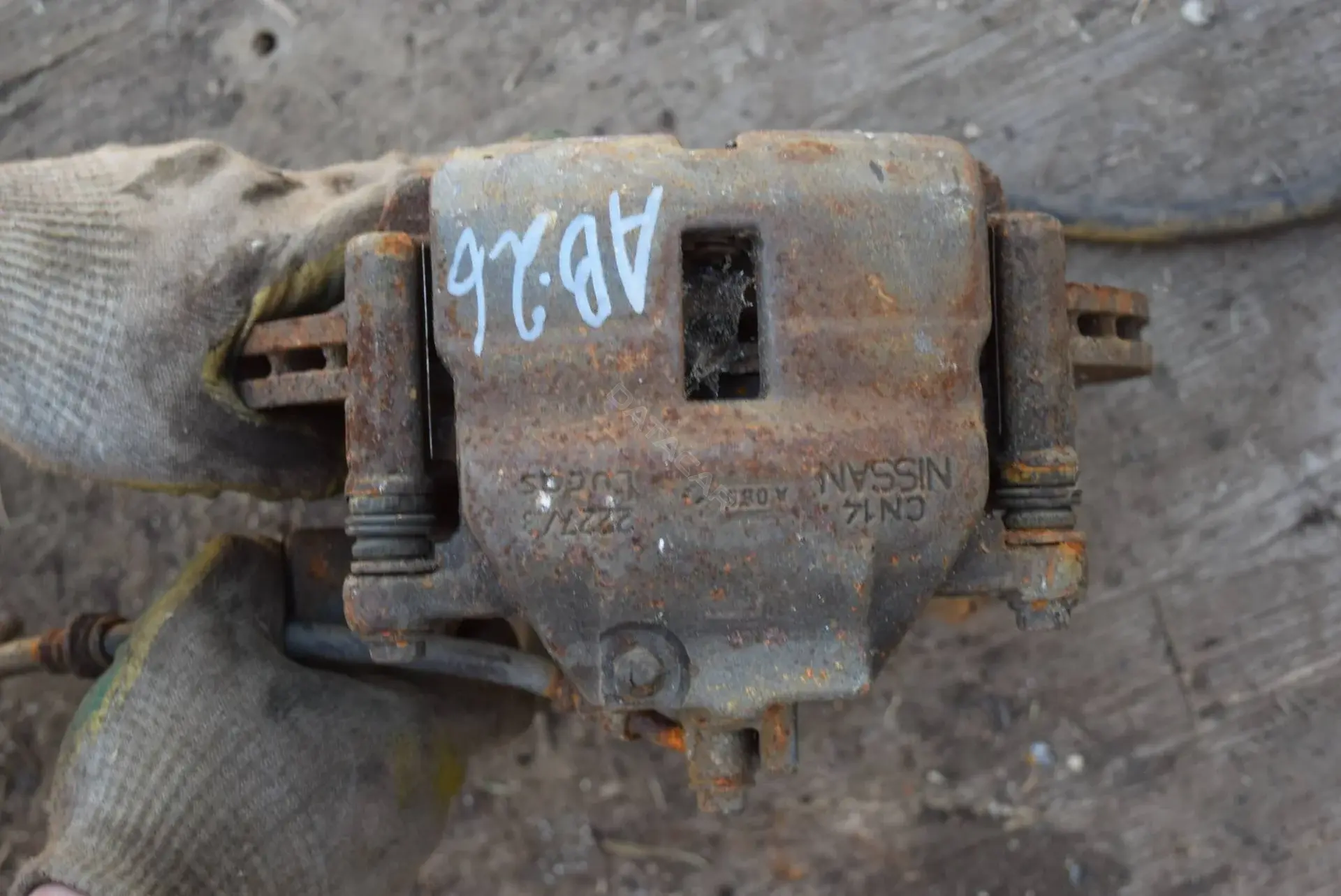 Суппорт тормозной AB26-72-2