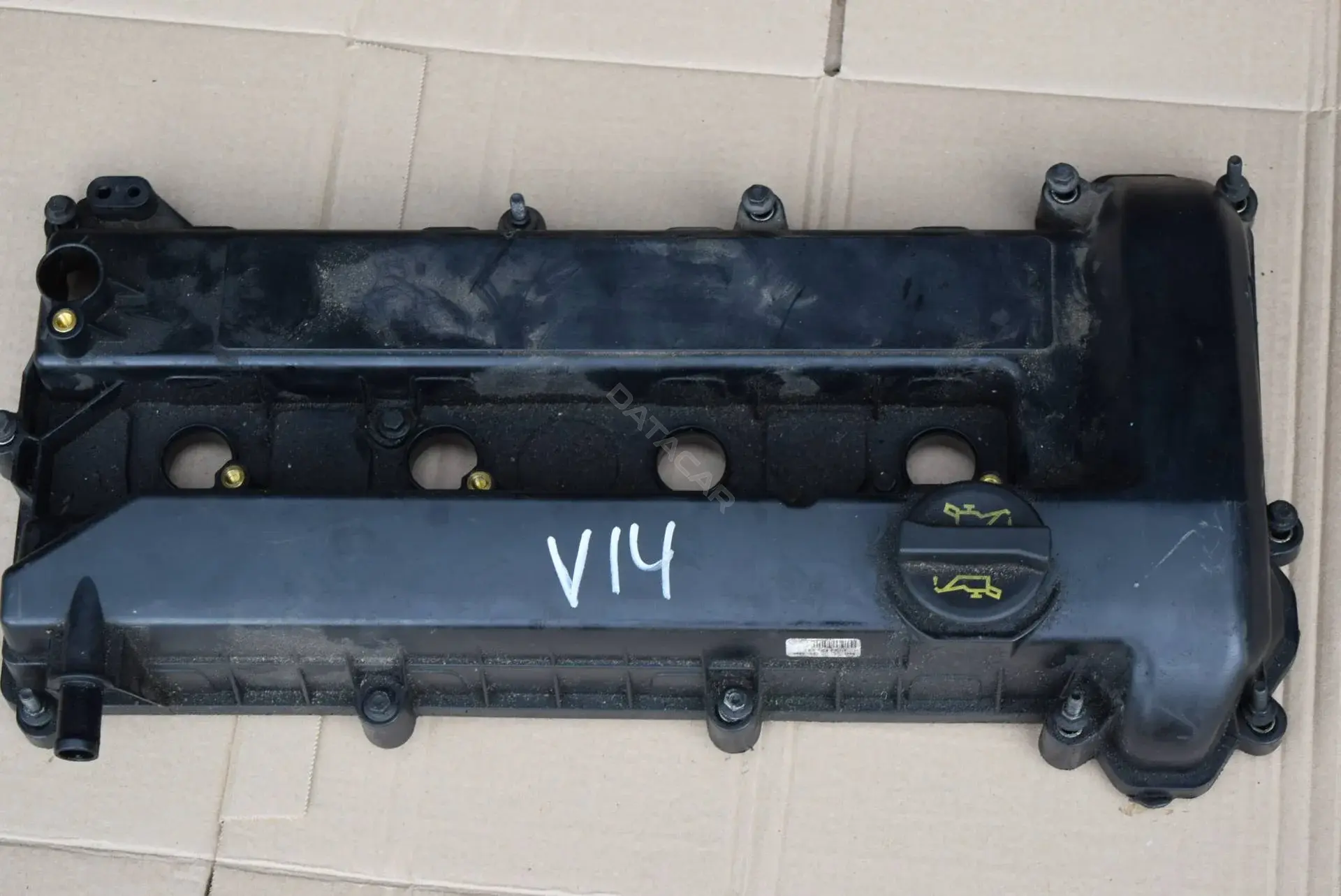 Крышка клапанная 4M5G6K272HC