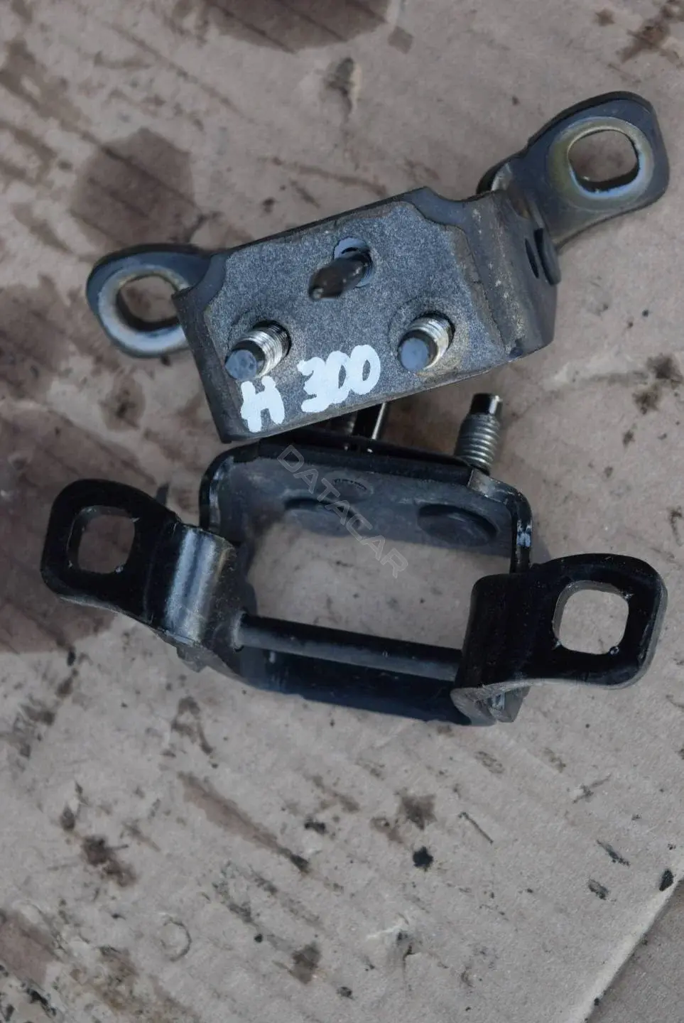 Петля крышки багажника H300-188-1