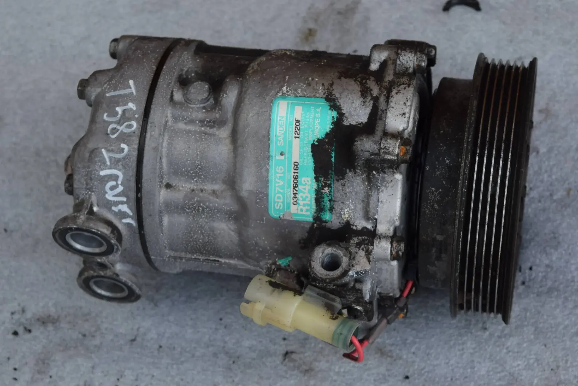 Компрессор кондиционера SD7V16