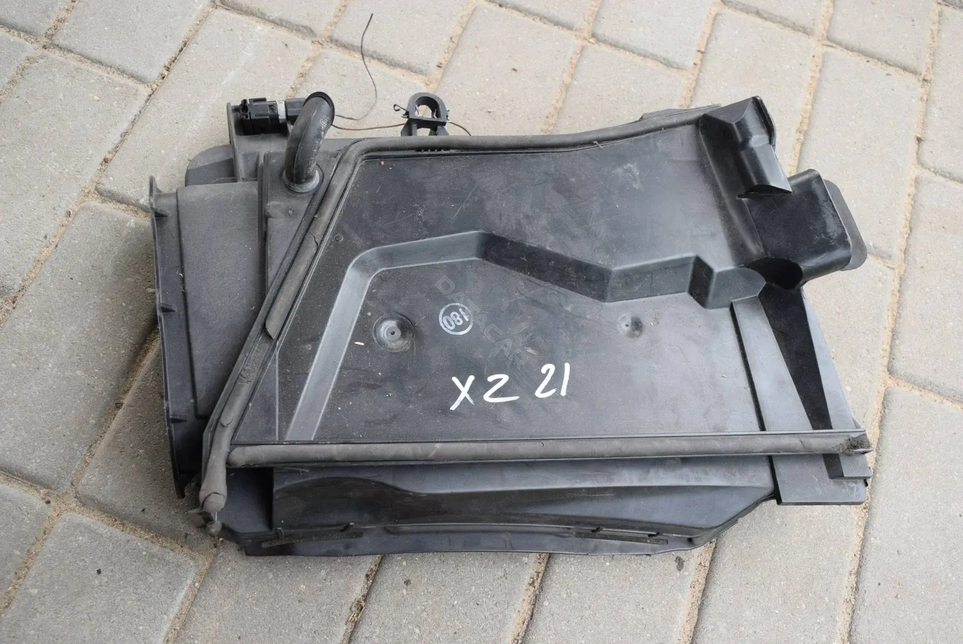 Корпус салонного фильтра 64318379625