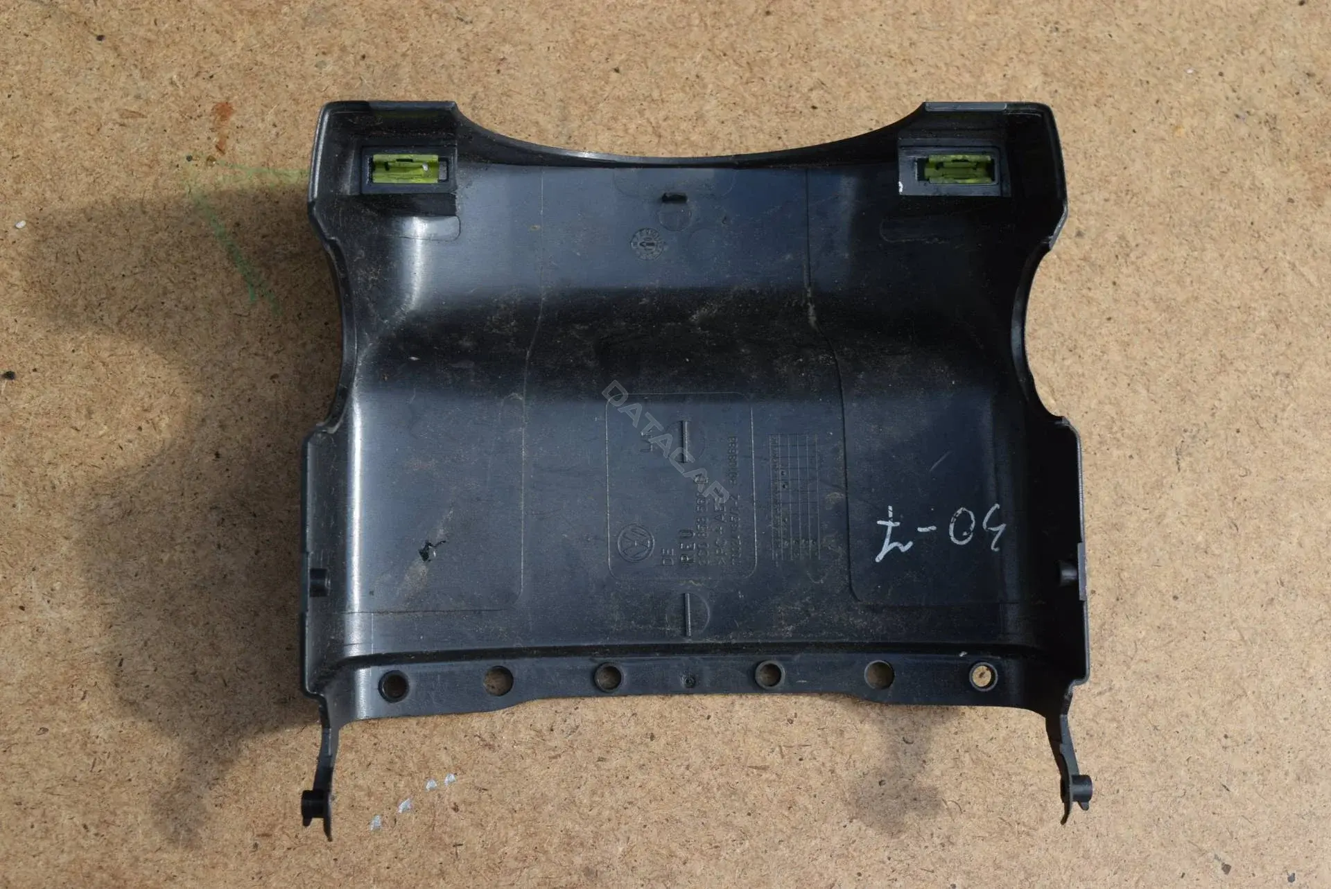 Кожух рулевой колонки 3C0858560D