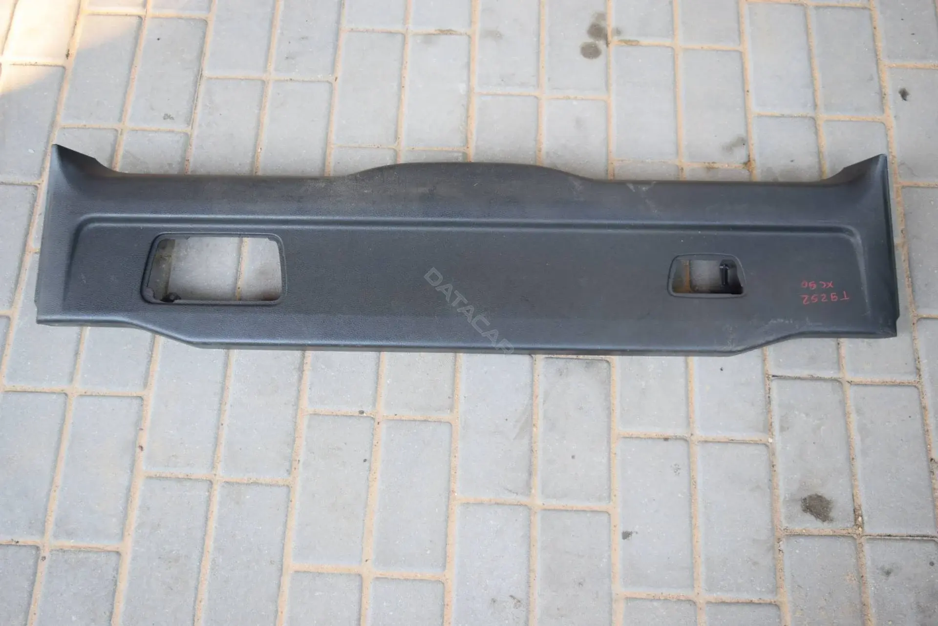 Обшивка крышки багажника T9252-22-7-1