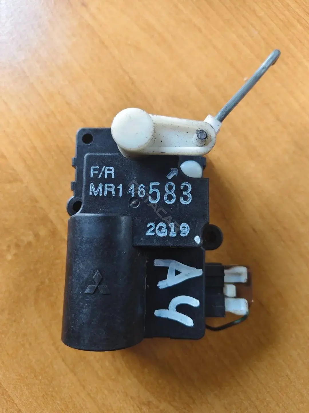 Мотор заслонки печки MR146583