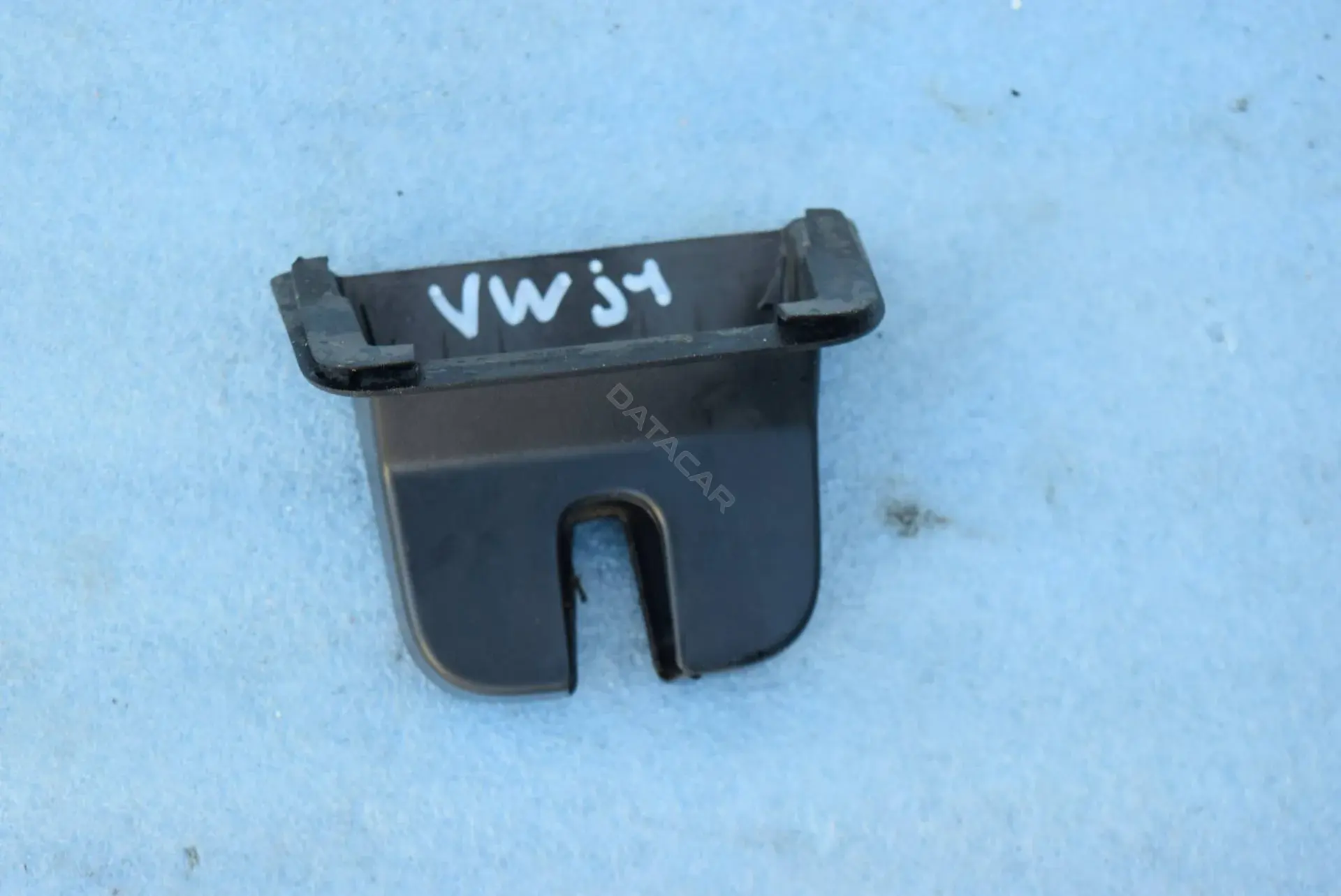 Замок крышки багажника 5C6827520