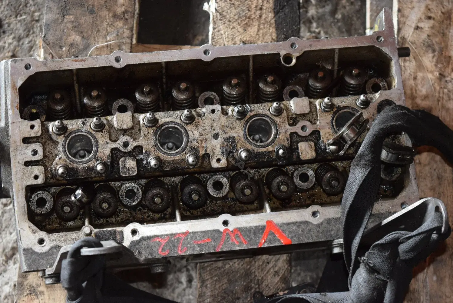 Головка блока цилиндров 03C103358AK