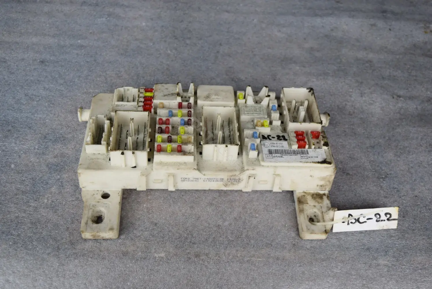 Блок предохранителей 8M5T14014LKC